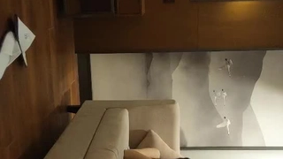 一对年轻夫妇与一个娇小的少女进行铁杆性爱