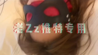 操嫩女友，爽歪歪