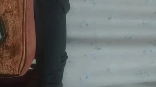 超級騷顏值女神！性感美腿極度誘惑！美腿絲襪搔首弄姿，懟著鏡頭