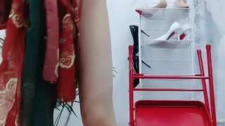 わせ場所に居たのはまさかのゆうさん…。 マッチングアプリで出会った隣家の高慢妻を僕専用！！いいなり中出しペットにした話。 篠田ゆう