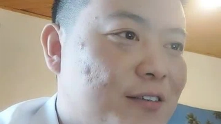 剧情演绎表哥干表妹，特写干净粉鲍鱼，小蝴蝶实在诱惑第一视角口交，无套操逼