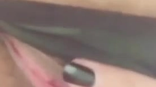粉嫩美乳妹子，性感灰丝给炮友口交乳交