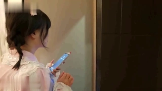 巨乳妹说被发现就邀请加入一起KTV偷情