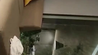 在与爱丽丝的群交中射精在宝贝脸上