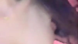 性感少女在硬核视频中与爷爷调皮