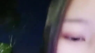 大胸部的亚洲宝贝从保安那里得到了一次大鸡巴骑乘