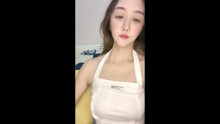 酒店内SM调教穿着连衣网袜的大四母狗