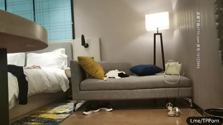 超人作乐，清秀文静小姐姐，24岁，C罩杯美乳，甜美温柔，蜜桃臀淫液四溢，激情暴插精品佳作