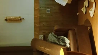 睡20多女的跟30多女的啥区别调教性感风骚的人妻小母狗，又骚又淫荡，太爽了果然最爽还是人妻