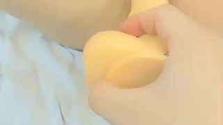 用眼神就能留住你的騷穴露臉一邊給大哥舔弄大雞巴一邊陪狼友撩騷互動乖巧聽話讓大哥揉奶摳逼后入爆草