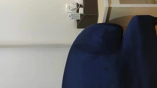漂亮的金发少女被打屁股和内射
