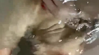 操丈母娘学生小妹在宿舍自慰(长头发版)
