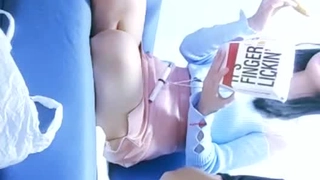 幸福老哥的日常生活輪流操兩00後嫩妹上位騎乘美女自己動揉捏奶子猛操屁股操完一個再換下一個