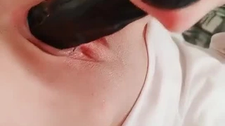 长得神似女星韩雪的厦航空姐自拍流出骑玩具熊 口塞内裤